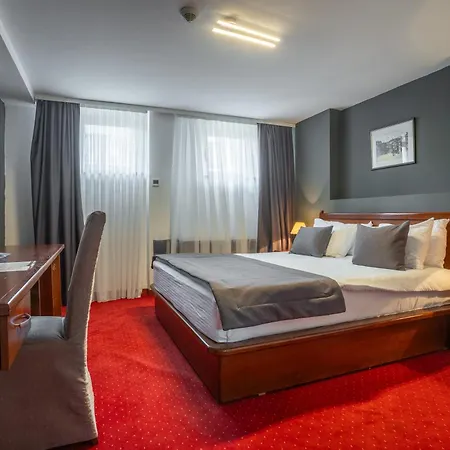 Astra Hotel 4*