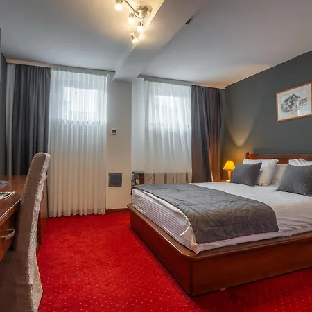 Hotel Astra 4*